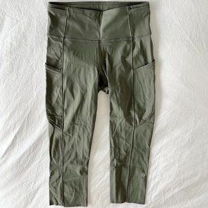 Like New! Lululemon Crop Training Legging